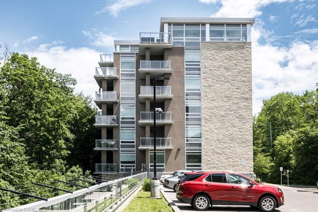 204-479 Charlton Avenue E, Hamilton, ON, L8N 0B4