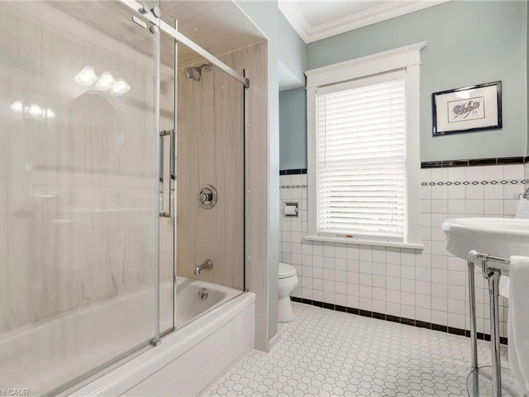 2116 Caroline Street, Burlington, ON, L7R 1L8 - 28