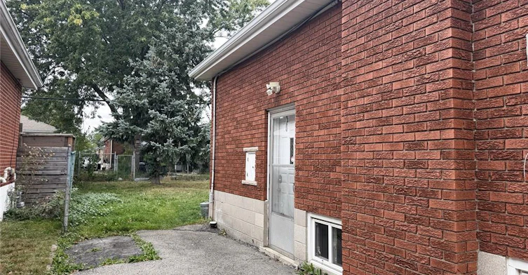 Bsmt-1107 Mohawk Road E, Hamilton, ON, L8T 2S4 - 3