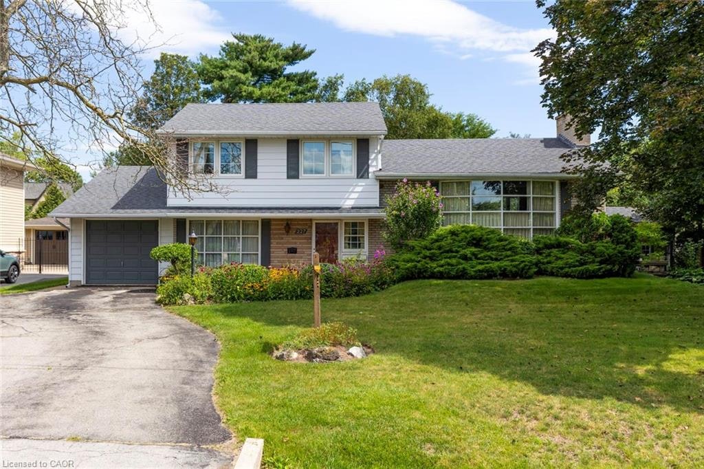 227 Sandwell Drive, Oakville, ON, L6L 4P3