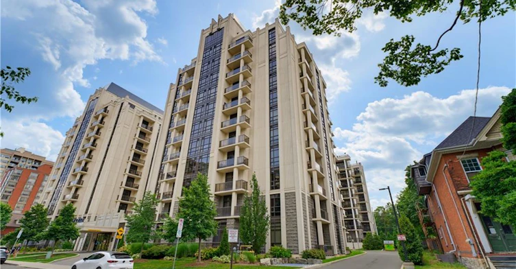 608-85 Robinson Street, Hamilton, ON, L8P 0B9