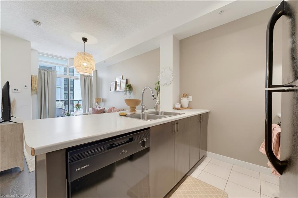 608-85 Robinson Street, Hamilton, ON, L8P 0B9 - 4