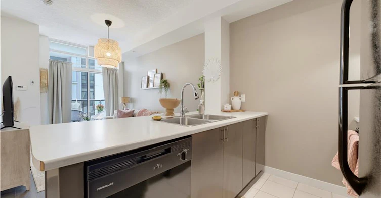 608-85 Robinson Street, Hamilton, ON, L8P 0B9 - 4