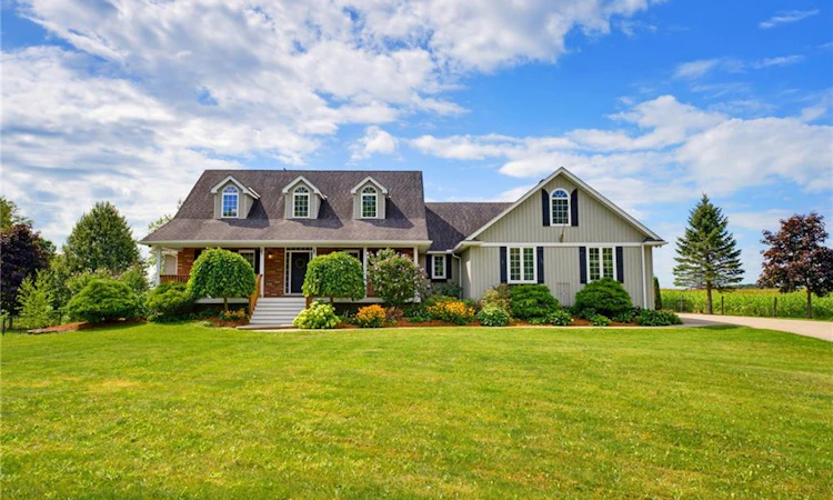 2 Glen Morris Road E