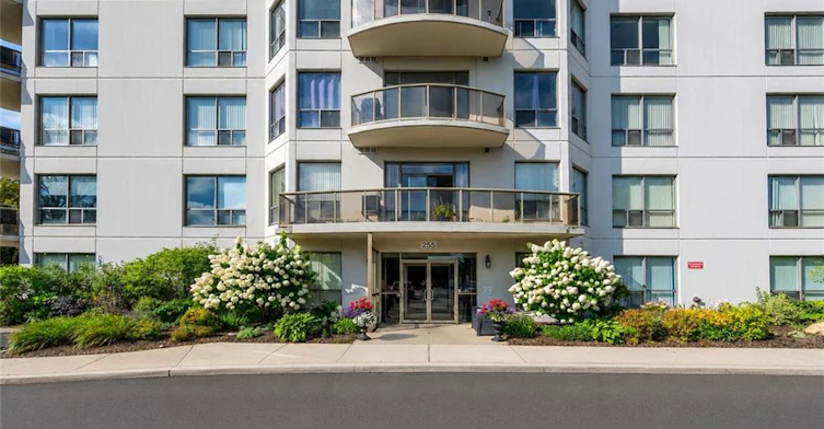 1303-255 Keats Way, Waterloo, ON, N2L 6N6 - 3
