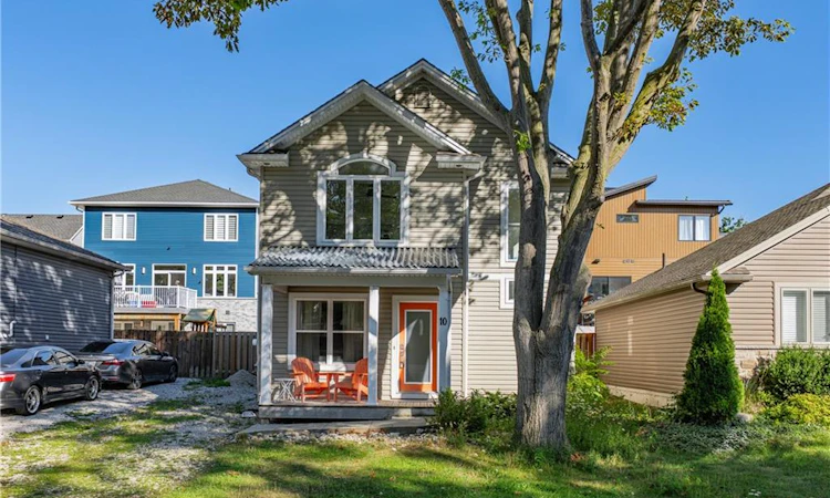 10 Queens Avenue