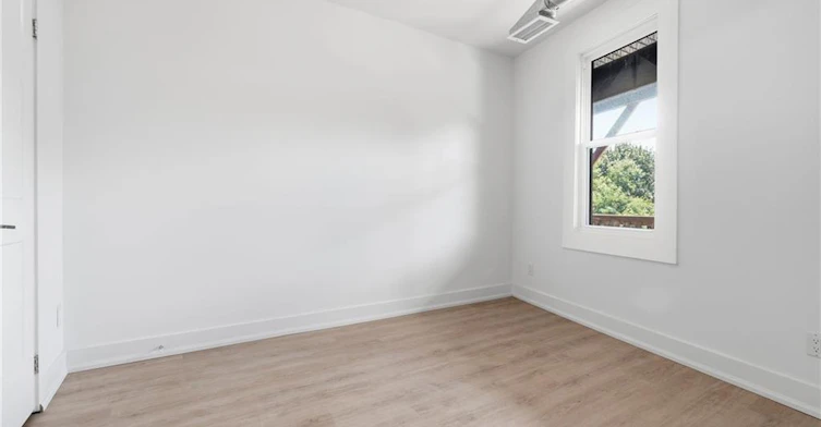 02-1006 King Street E, Hamilton, ON, L8M 1C8 - 4