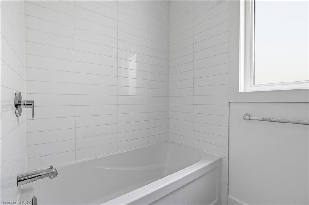 02-1006 King Street E, Hamilton, ON, L8M 1C8 - 10