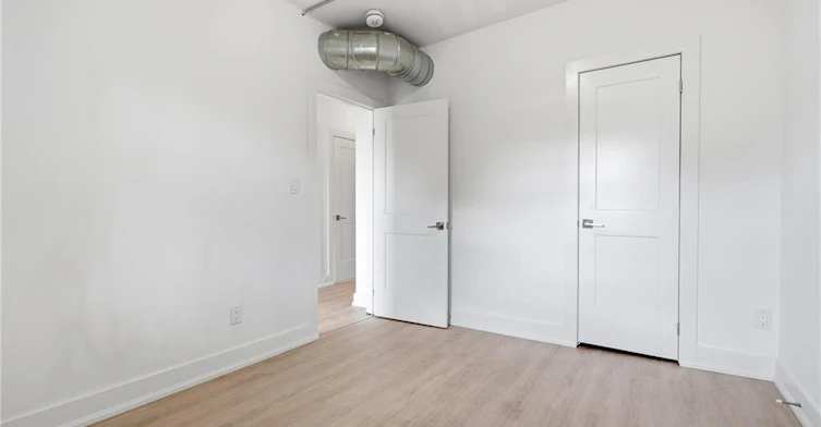 02-1006 King Street E, Hamilton, ON, L8M 1C8 - 5