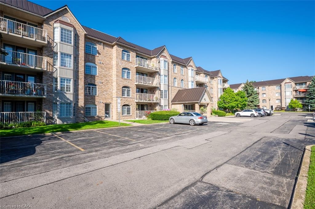 B405-216 Plains Road W, Burlington, ON, L7T 4K8 - 4