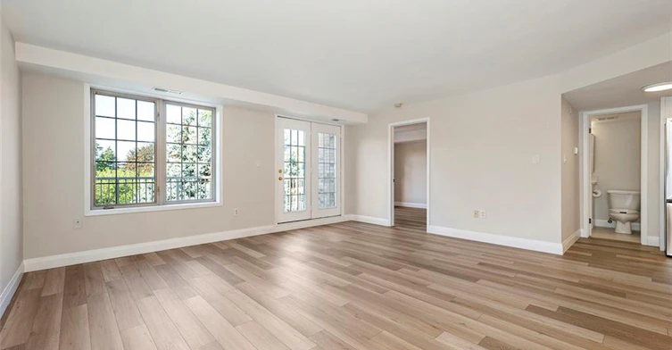 B405-216 Plains Road W, Burlington, ON, L7T 4K8 - 12