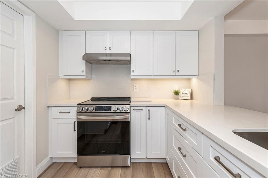 B405-216 Plains Road W, Burlington, ON, L7T 4K8 - 17