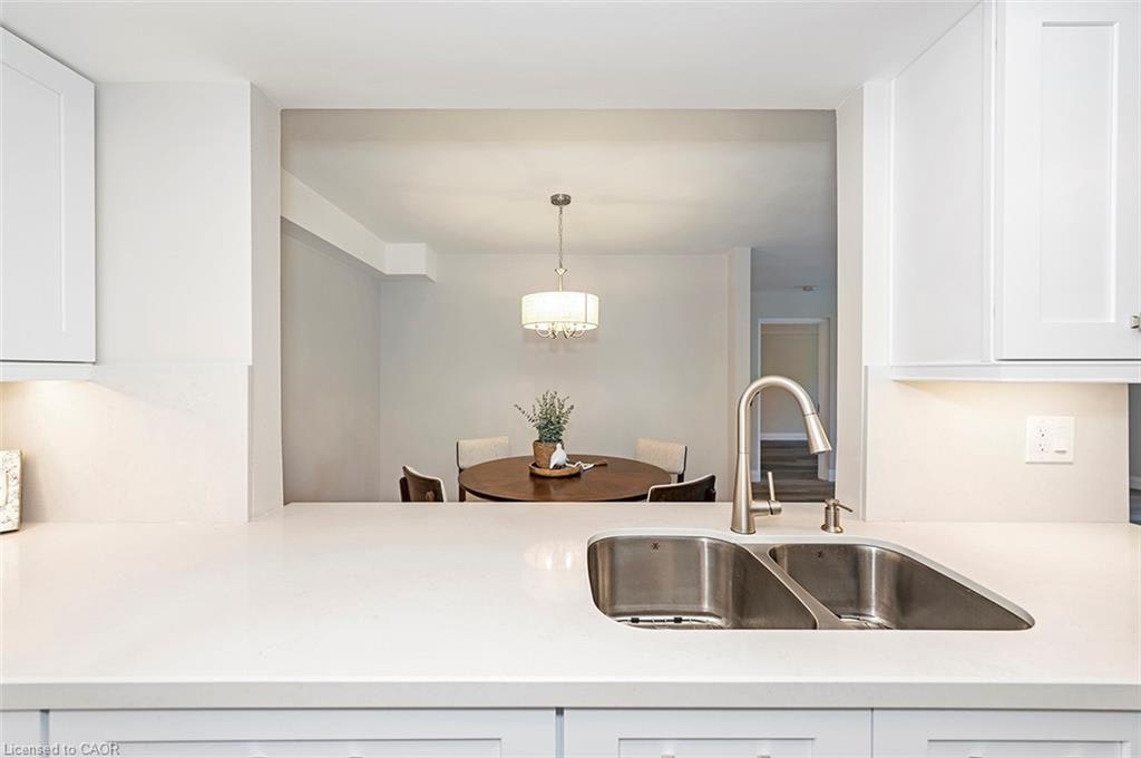 B405-216 Plains Road W, Burlington, ON, L7T 4K8 - 20