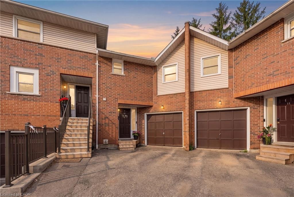 12-465 Beechwood Place, Waterloo, ON, N2T 2N8