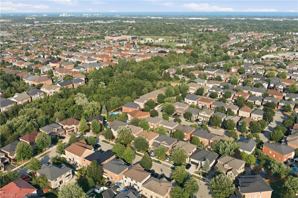 2241 Glazebrook Circle, Oakville, ON, L6M 5B5 - 50