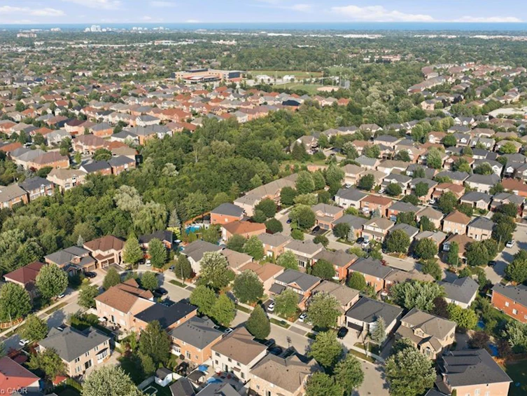 2241 Glazebrook Circle, Oakville, ON, L6M 5B5 - 50
