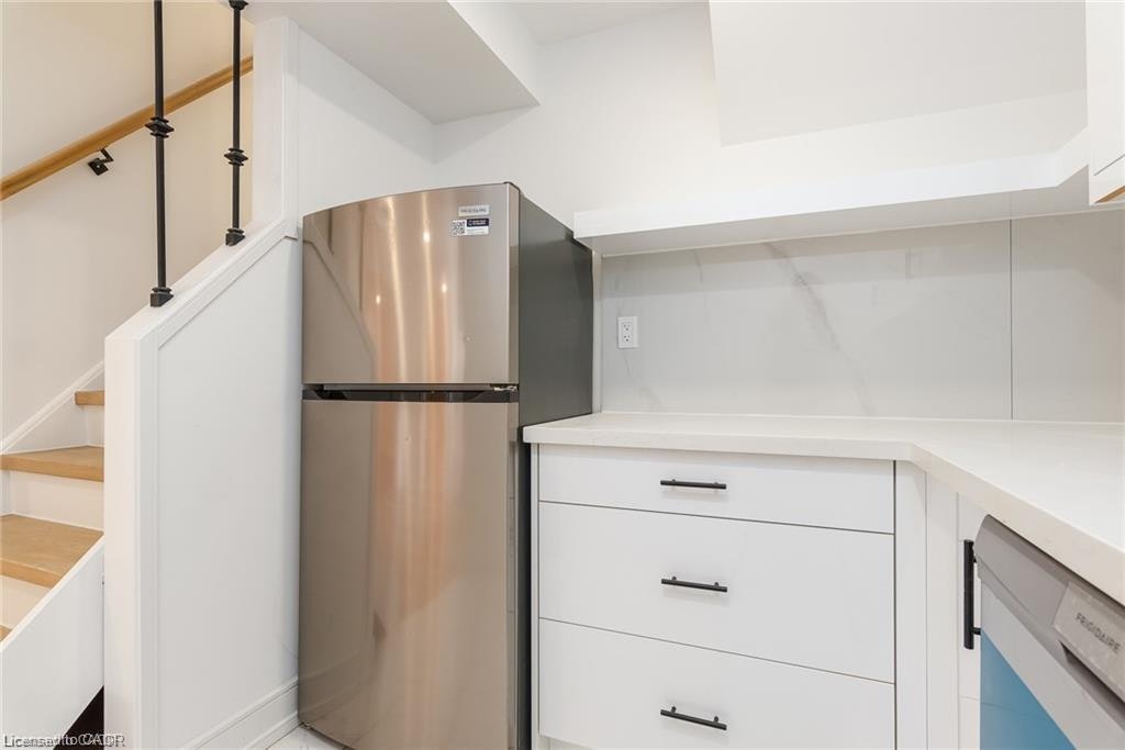 B-629 Settlersfield Court, Waterloo, ON, N2T 2K6 - 36
