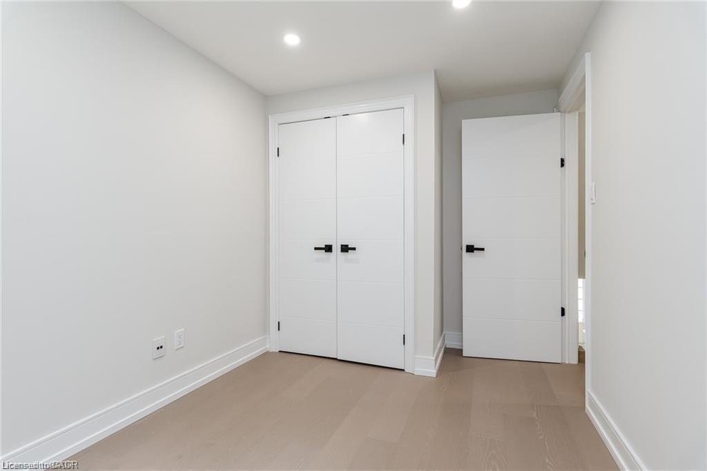 B-629 Settlersfield Court, Waterloo, ON, N2T 2K6 - 26