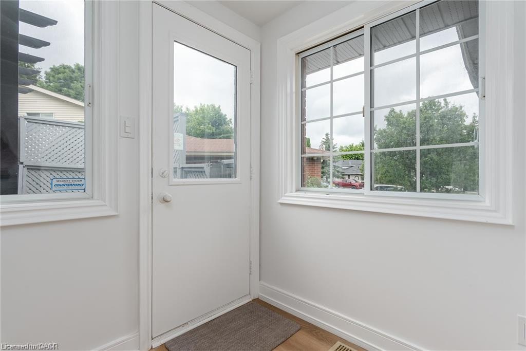 B-629 Settlersfield Court, Waterloo, ON, N2T 2K6 - 34