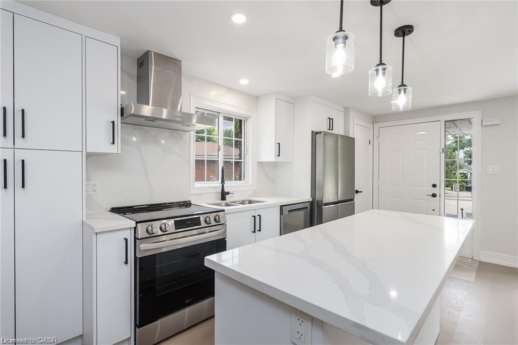 B-629 Settlersfield Court, Waterloo, ON, N2T 2K6 - 15