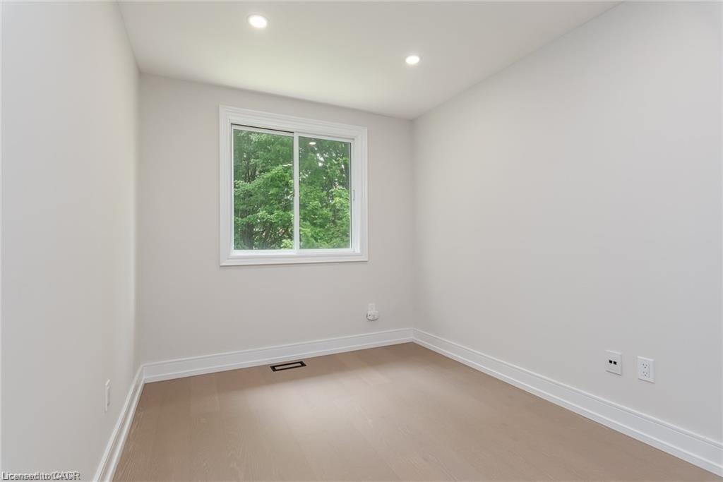 B-629 Settlersfield Court, Waterloo, ON, N2T 2K6 - 25