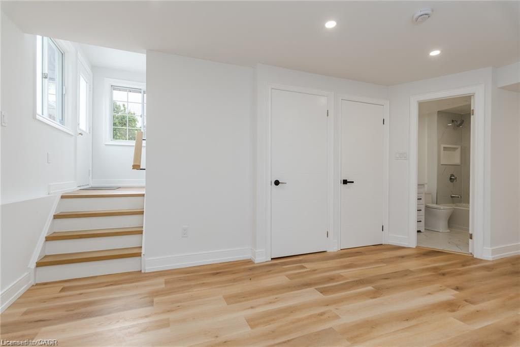 B-629 Settlersfield Court, Waterloo, ON, N2T 2K6 - 29