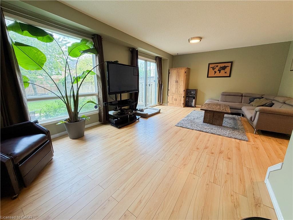 76 Fairgreen Close, Cambridge, ON, N1T 1T7 - 11