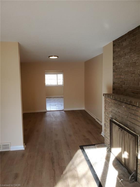 9-225 Shakespeare Drive, Waterloo, ON, N2L 2T5 - 3
