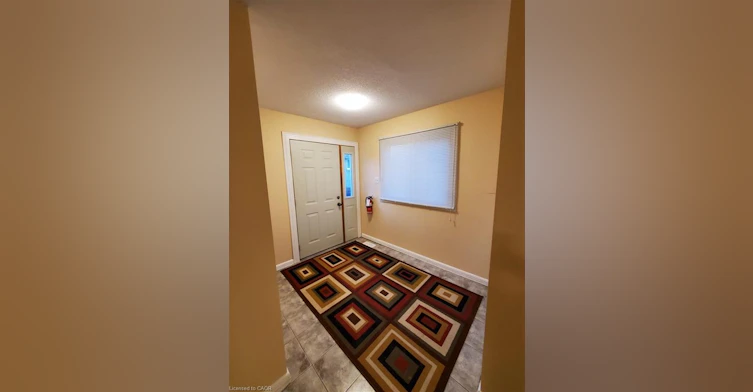 9-225 Shakespeare Drive, Waterloo, ON, N2L 2T5 - 12