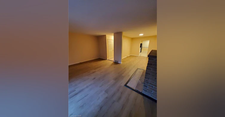 9-225 Shakespeare Drive, Waterloo, ON, N2L 2T5 - 5