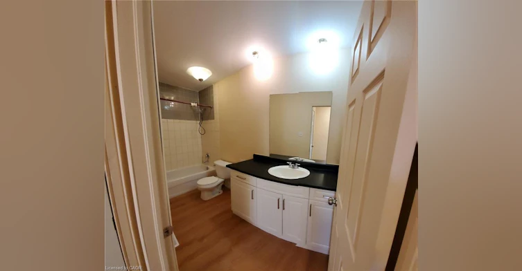 9-225 Shakespeare Drive, Waterloo, ON, N2L 2T5 - 6