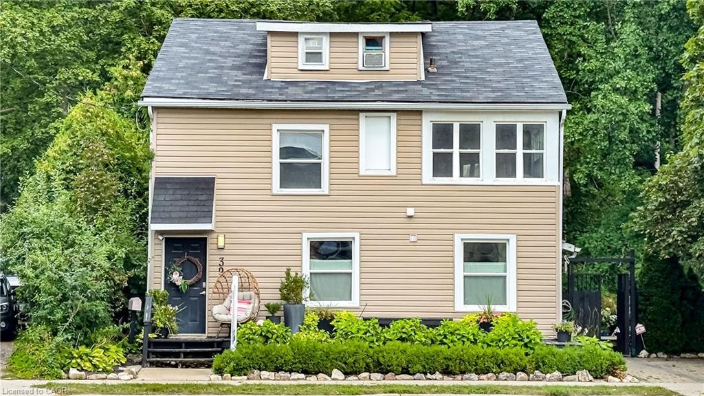 39 Park Street E, Hamilton, ON, L9H 1C9