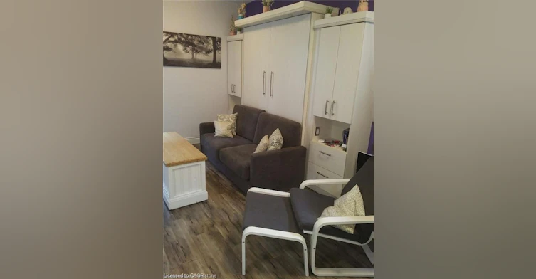 Bachelor-250 King Street W, Hamilton, ON, L8P 1A9 - 7
