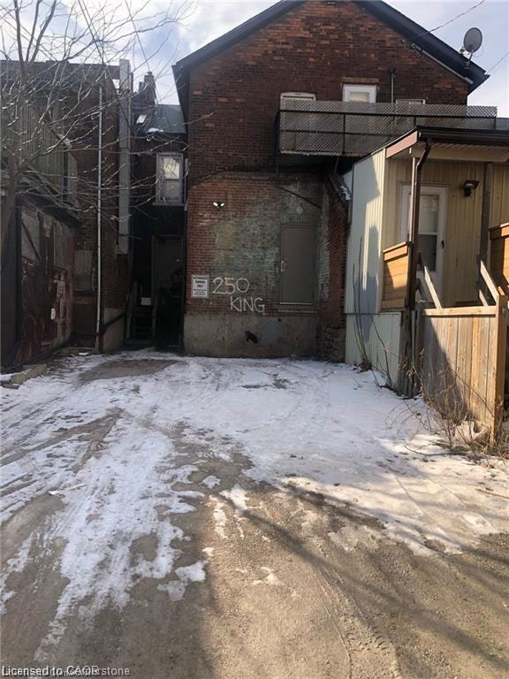 Bachelor-250 King Street W, Hamilton, ON, L8P 1A9 - 13