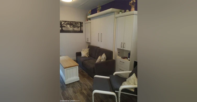 Bachelor-250 King Street W, Hamilton, ON, L8P 1A9 - 5
