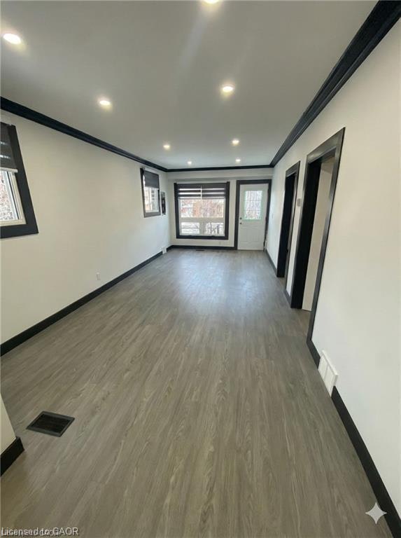 Main-1048 Fennell Avenue E, Hamilton, ON, L8T 1R6 - 6