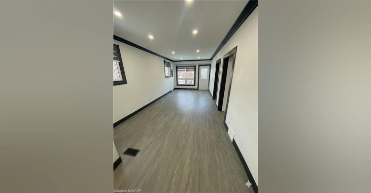 Main-1048 Fennell Avenue E, Hamilton, ON, L8T 1R6 - 6