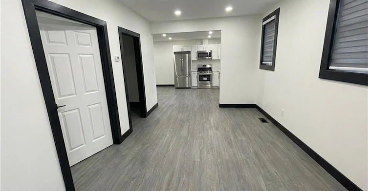 Main-1048 Fennell Avenue E, Hamilton, ON, L8T 1R6 - 5