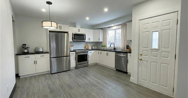 Main-1048 Fennell Avenue E, Hamilton, ON, L8T 1R6 - 2
