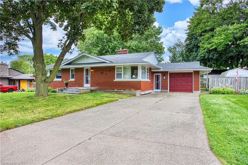 6 Cherrywood Avenue, Grimsby, ON, L3M 2N1