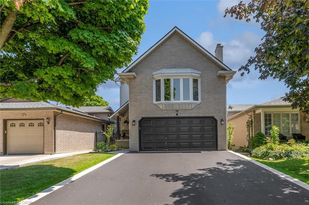 19 Millpond Place, Hamilton, ON, L8W 2W6