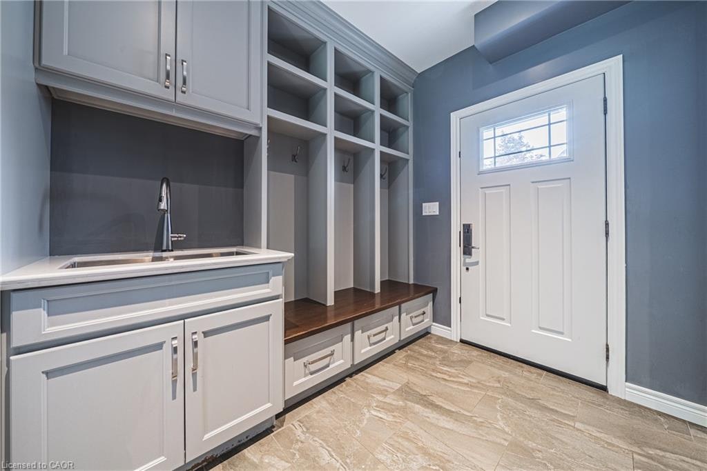 25 Orchard Hill, Hamilton, ON, L8P 2V6 - 25