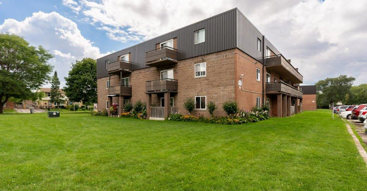 208-380 Admiral Drive, London, ON, N5V 3C2 - 3