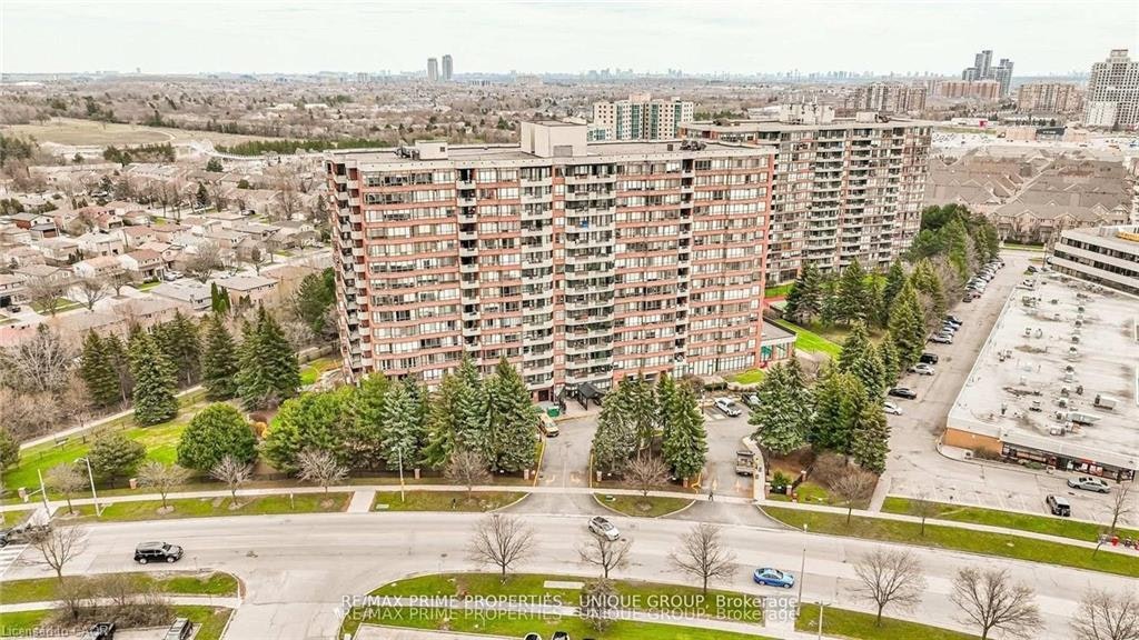 209-33 Weldrick Road E, Richmond Hill, ON, L4C 8W4