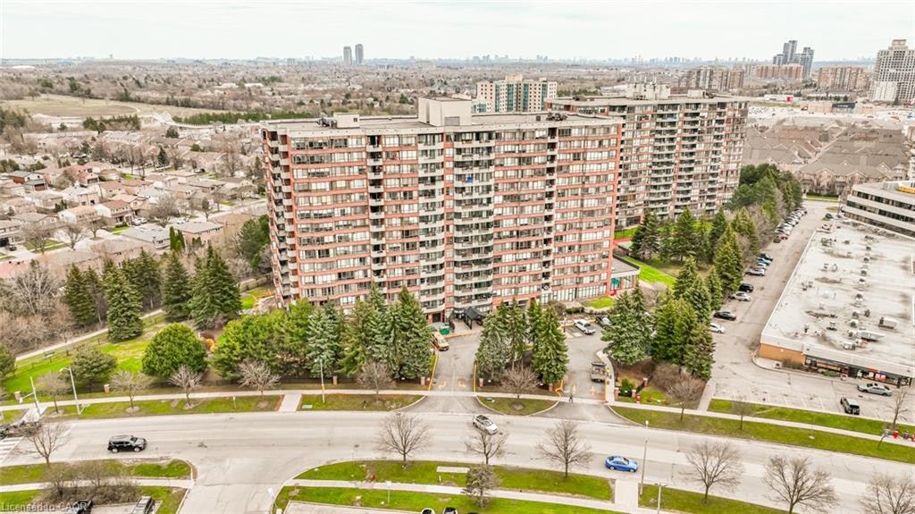 209-33 Weldrick Road E, Richmond Hill, ON, L4C 8W4