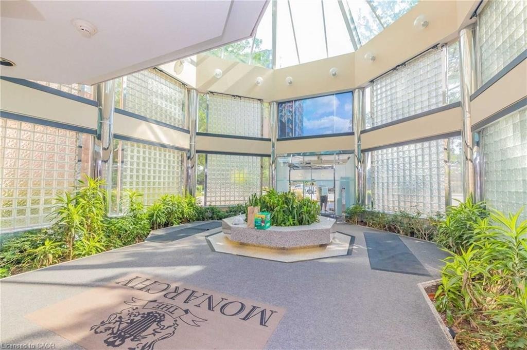 802-325 Webb Drive, Mississauga, ON, L5B 3Z9 - 2