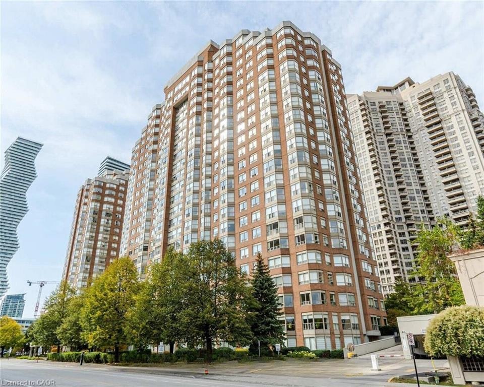 802-325 Webb Drive, Mississauga, ON, L5B 3Z9