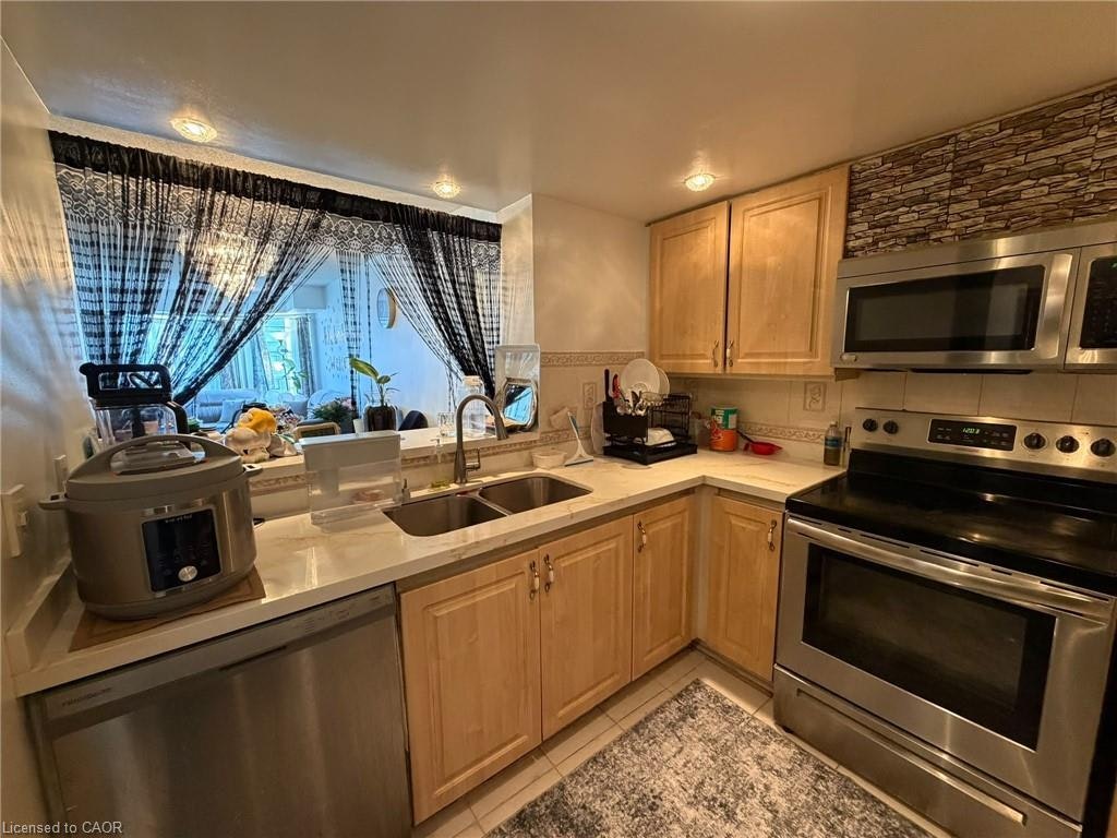 802-325 Webb Drive, Mississauga, ON, L5B 3Z9 - 6
