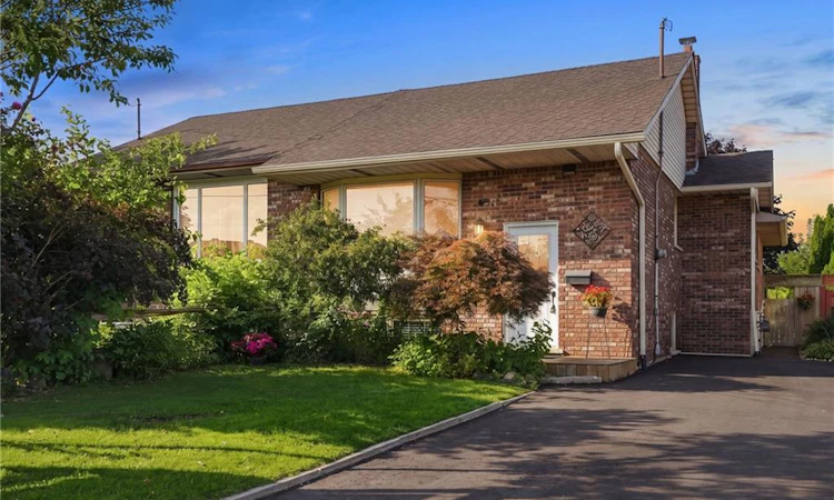 50 Adis Avenue