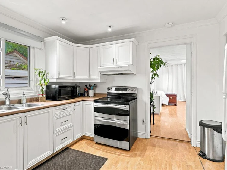 328 Woodward Avenue, Hamilton, ON, L8H 6N5 - 10
